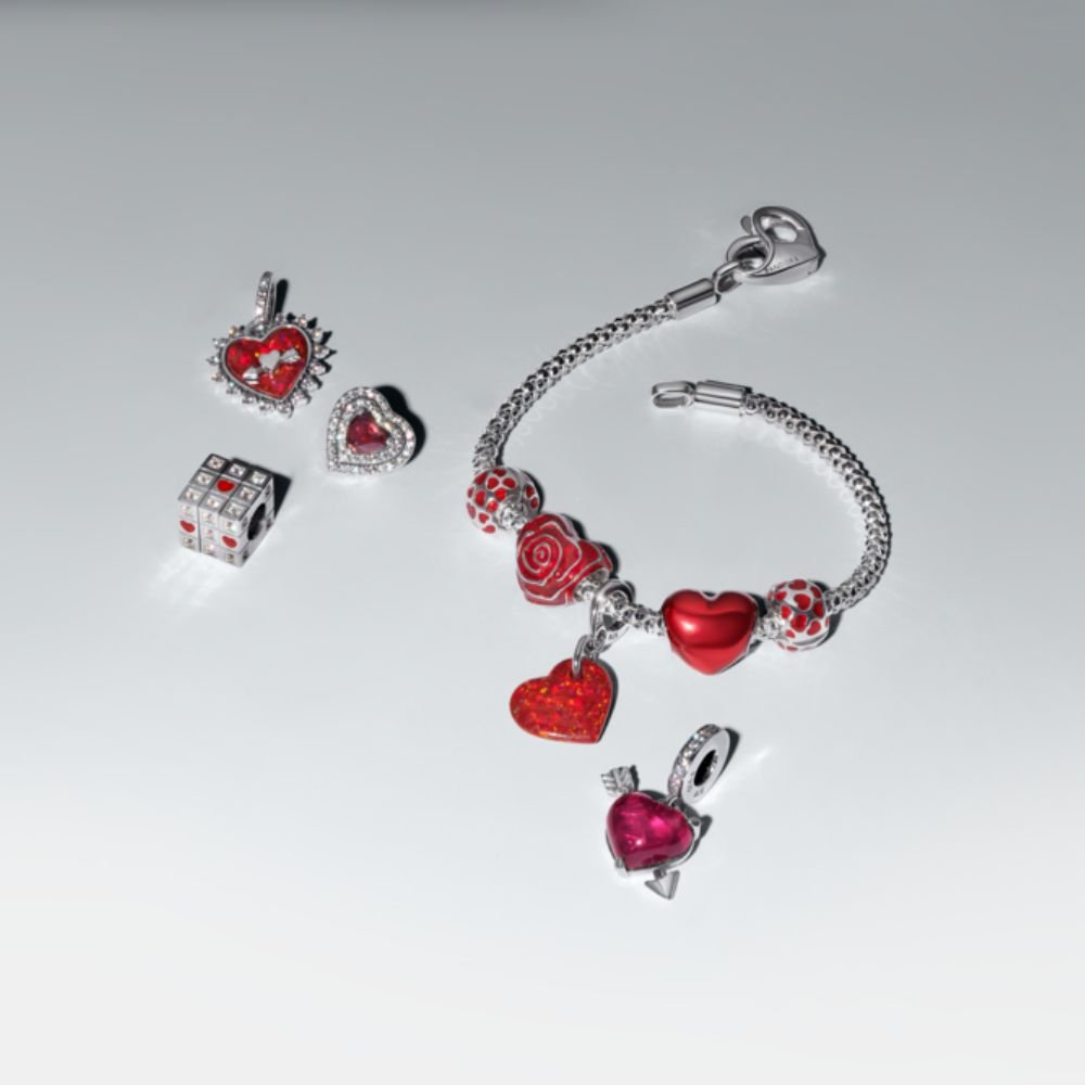 Apvalus užsegamas karoliukas „Širdys“ - Pandora Lietuva