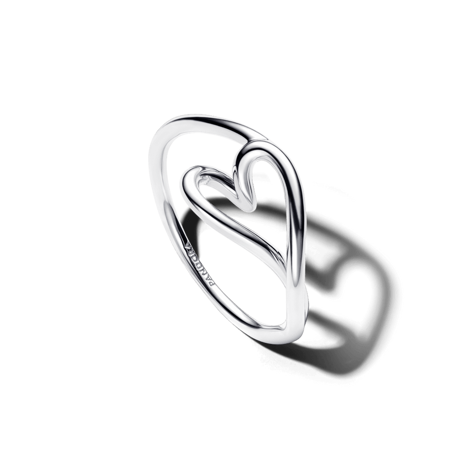 Mažas organiškos formos žiedas su širdimi - Pandora Lietuva
