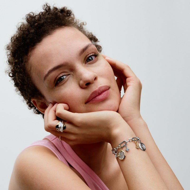 „Pandora ME“ pusiau emaliuotas žiedas - signetė - Pandora Lietuva