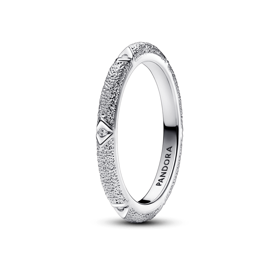 „Pandora ME“ struktūruotas žiedas su akmenėliais - Pandora Lietuva