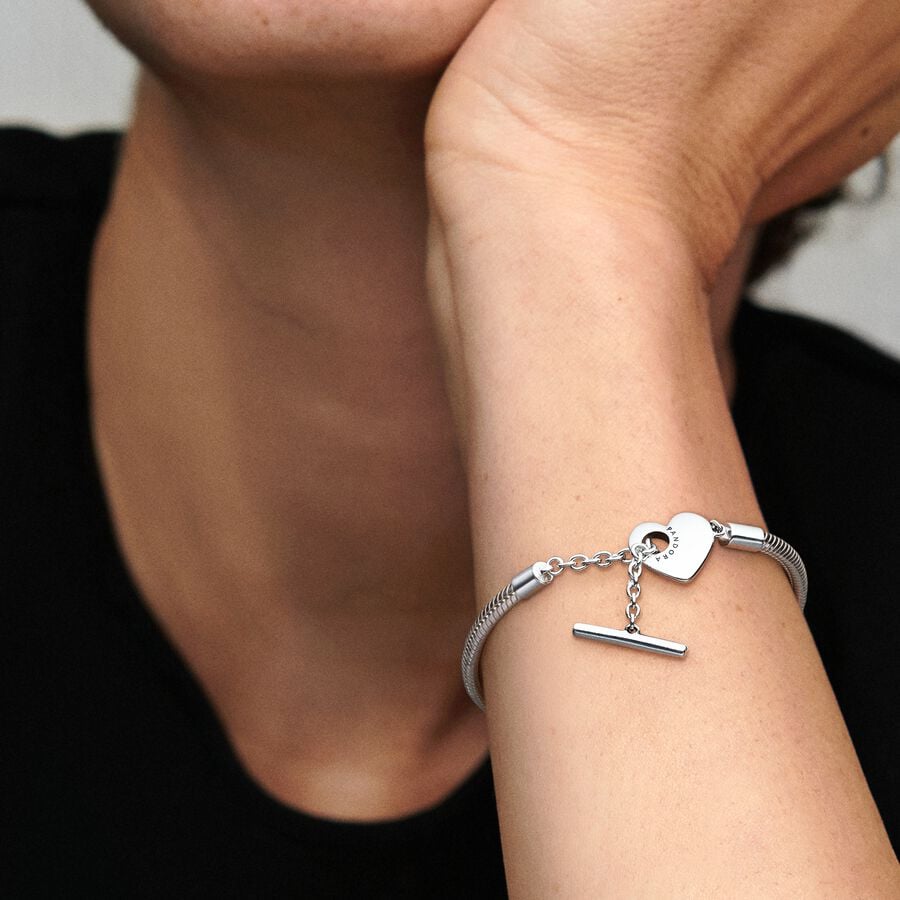 Pandora Moments T - juostos gyvatės pynimo grandinėlės apyrankė su širdele - Pandora Lietuva