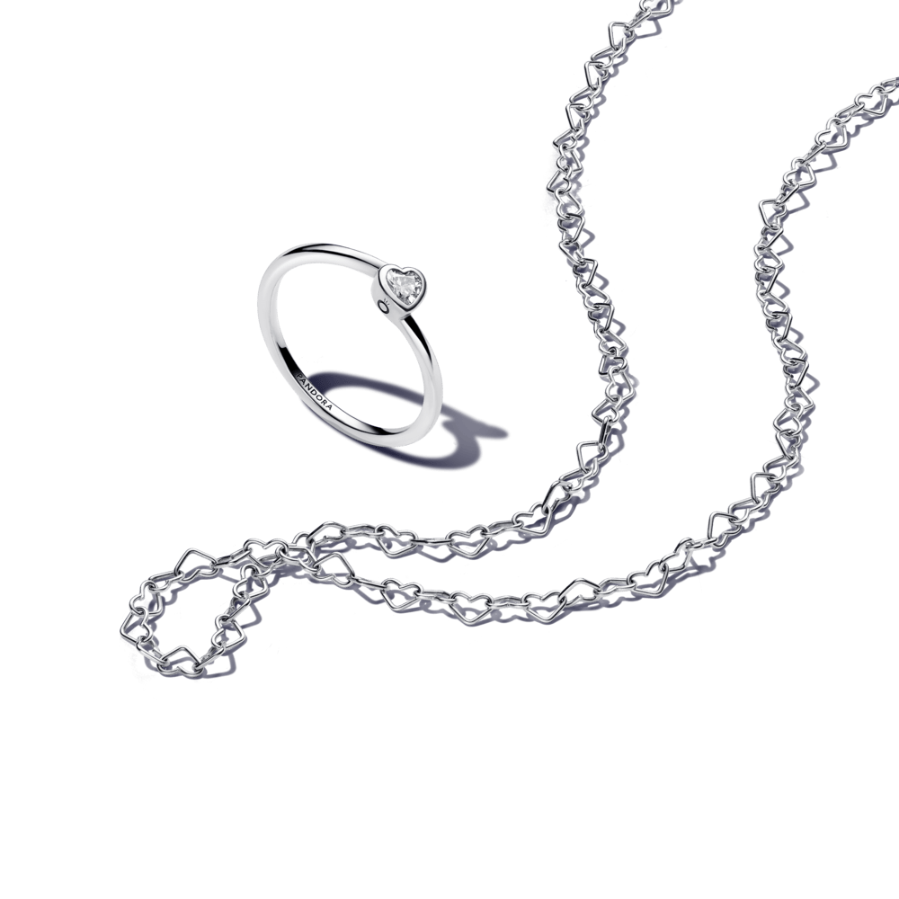 Permatomas pasvirusios širdies soliterio žiedas su širdele - Pandora Lietuva