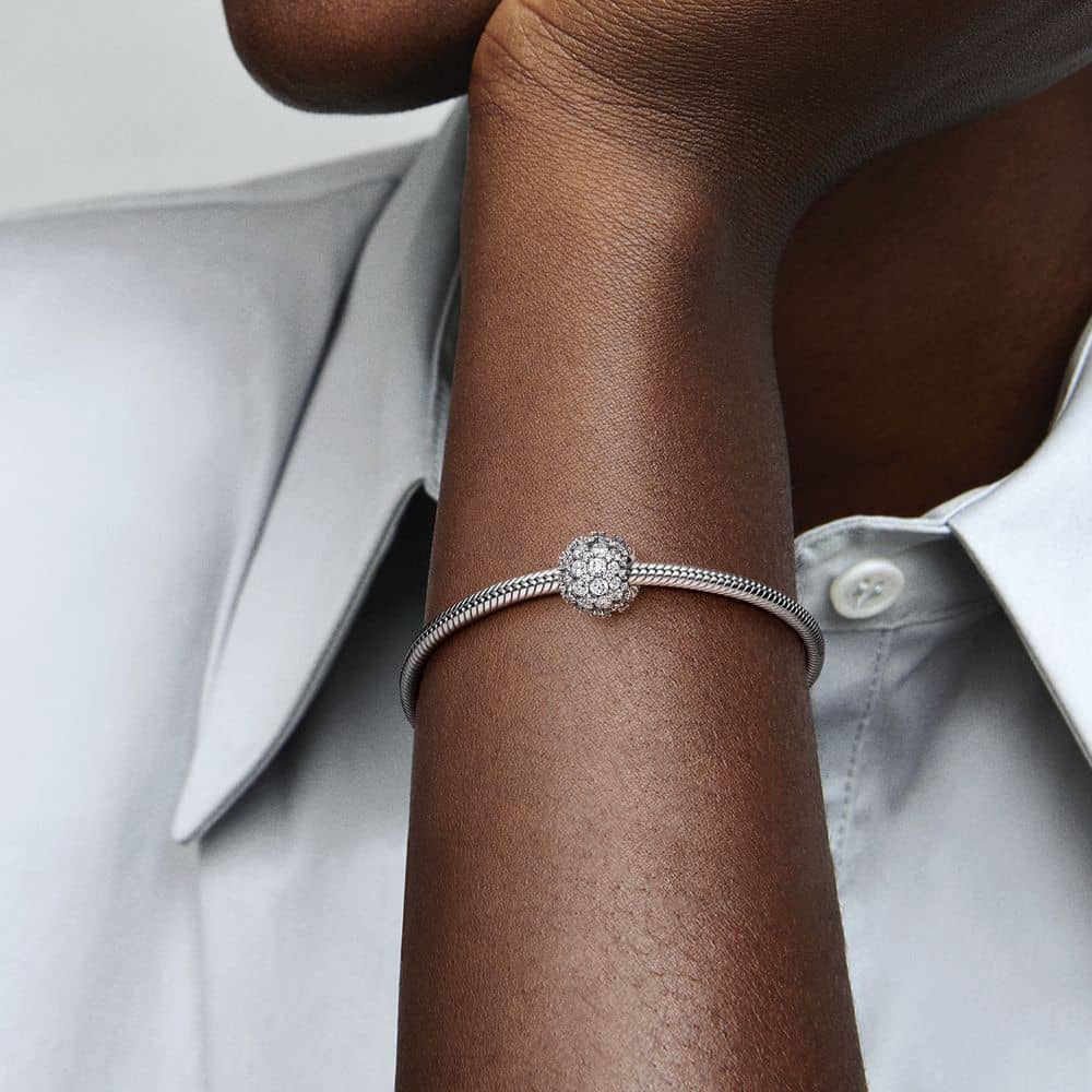 Sparkling Pavé Round Charm - Pandora Lietuva