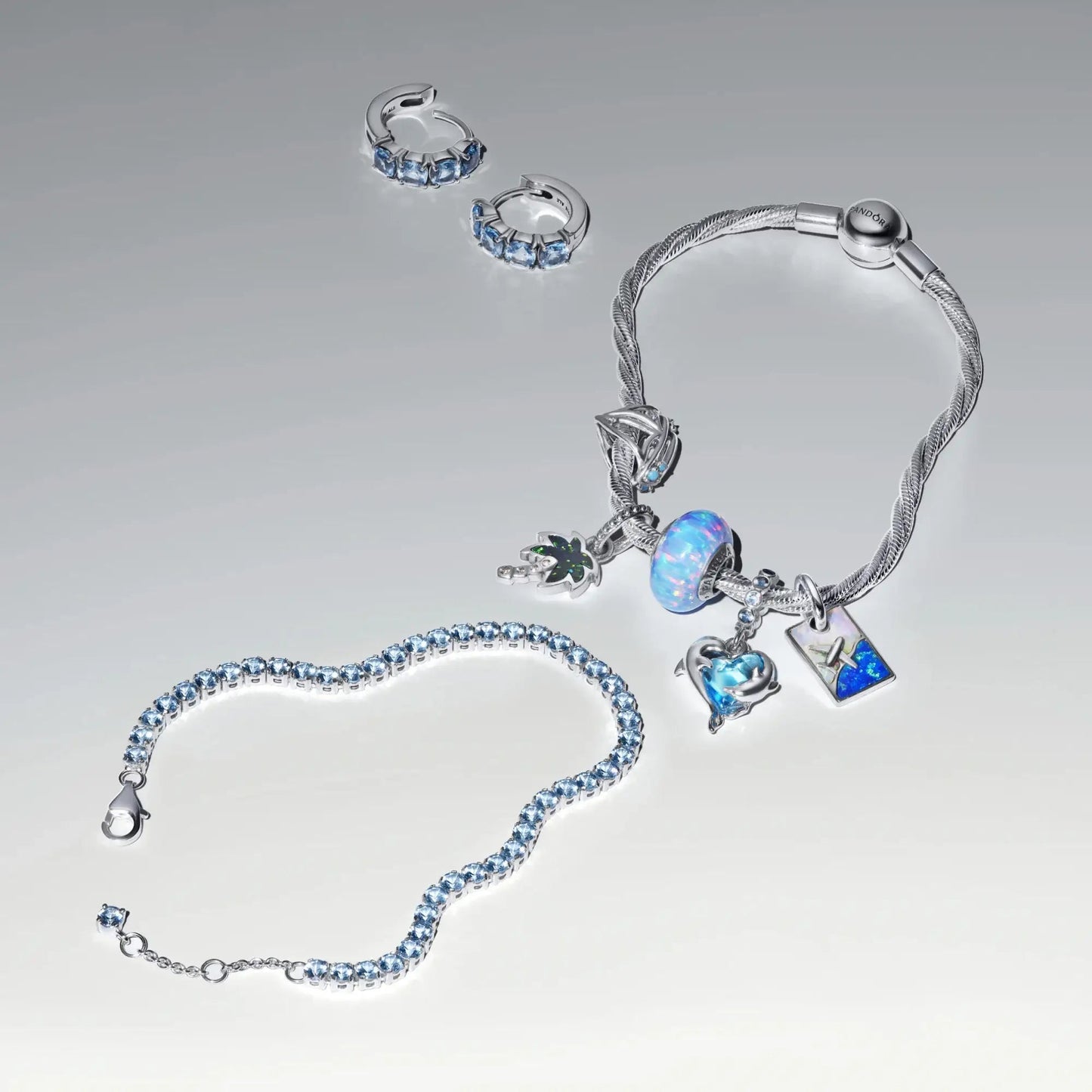 Spindinti šviesiai mėlyna teniso apyrankė - Pandora Lietuva