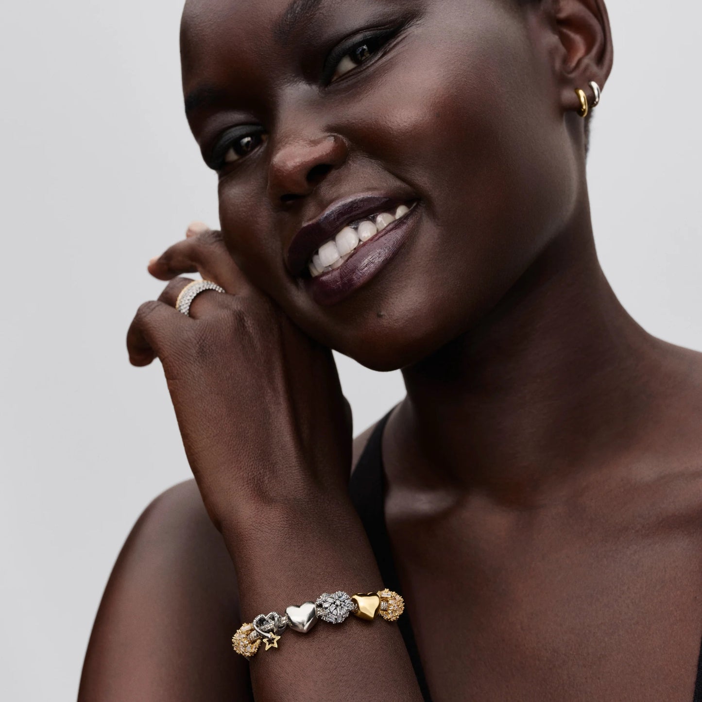 Spindintis karoliukas „Širdis“ - Pandora Lietuva