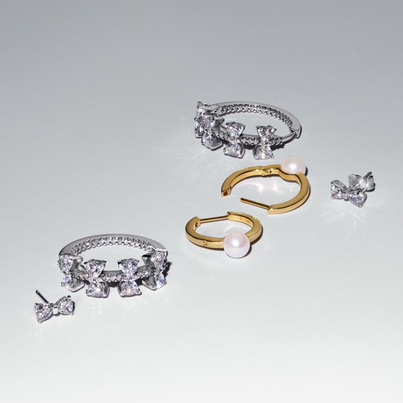 Spindintys vienos eilės lankelio formos auskarai su kaspinėliu - Pandora Lietuva