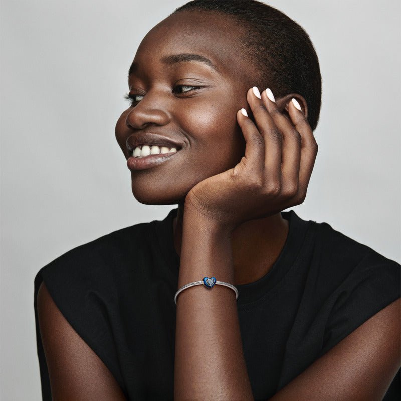 Besisukančios Mėlynos Širdies Karoliukas - Pandora Lietuva