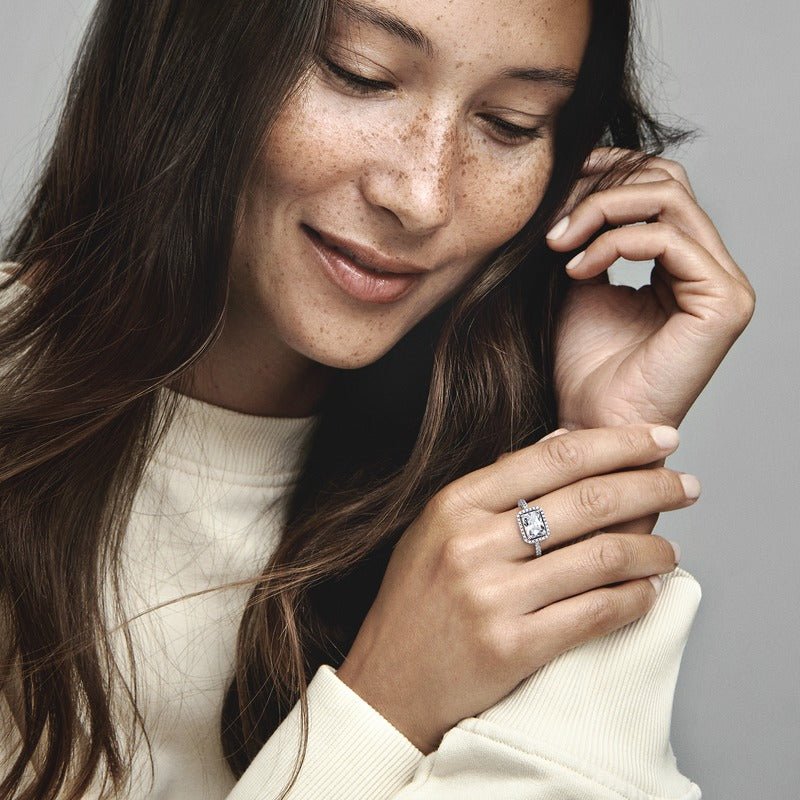 Rectangular Sparkling Halo Ring - Pandora LT