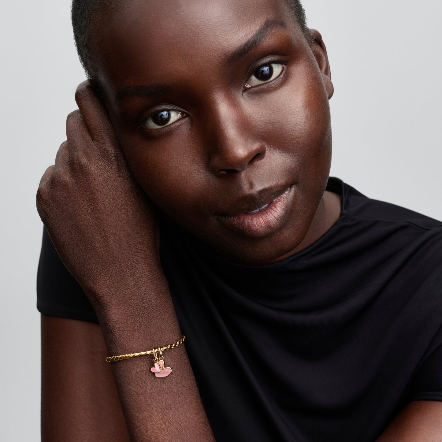 Rožinis dalijamas kabantis karoliukas „Mama ir dukra“