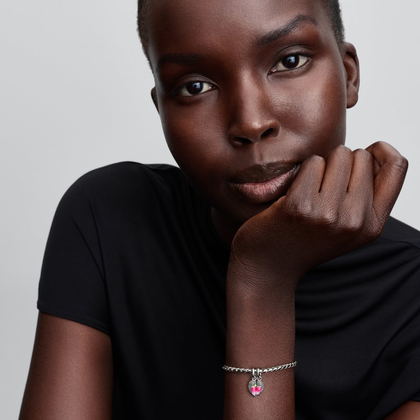 Dalijamas kabantis karoliukas „Meilės paukšteliai“