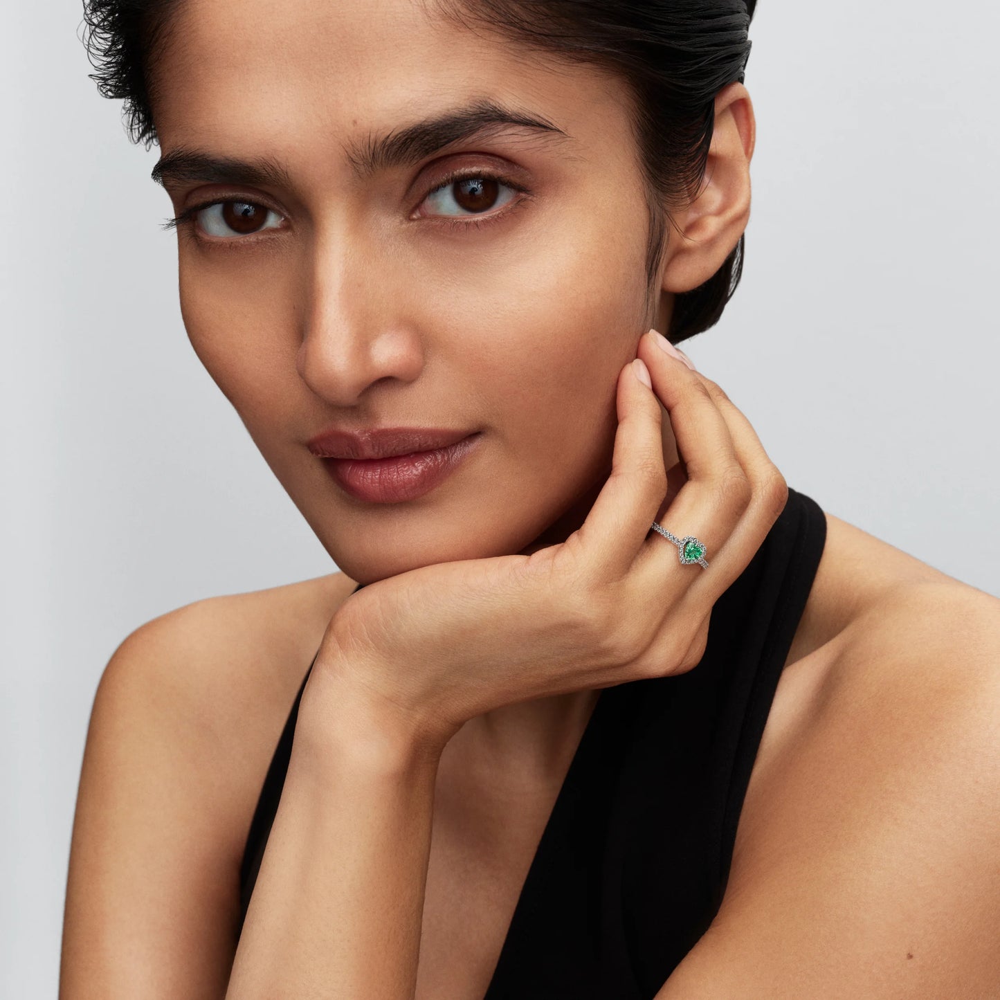 Žiedas „Iškili mėtinės spalvos širdis“