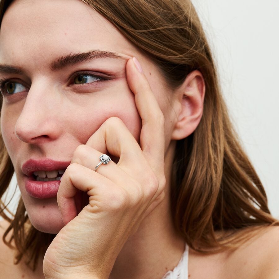 Amžinybės rato žiedas su birželio mėnesį gimusiųjų akmeniu - Pandora Lietuva