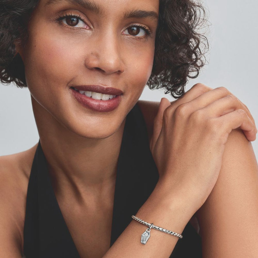 Atidaromas tamsoje šviečiantis pakabutis „Karstas“ - Pandora Lietuva