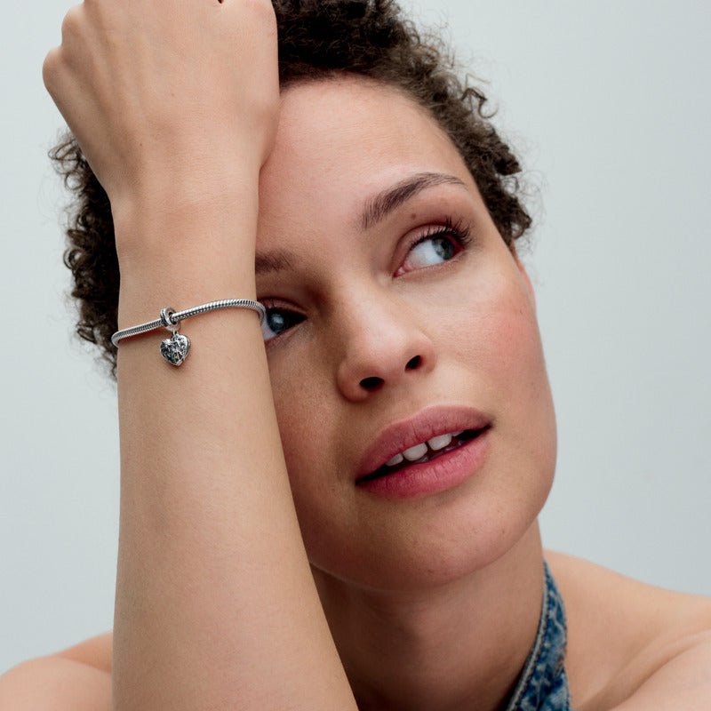 „Disney Parks“ atidaromas talismanas „Košmaras prieš Kalėdas“ - Pandora Lietuva