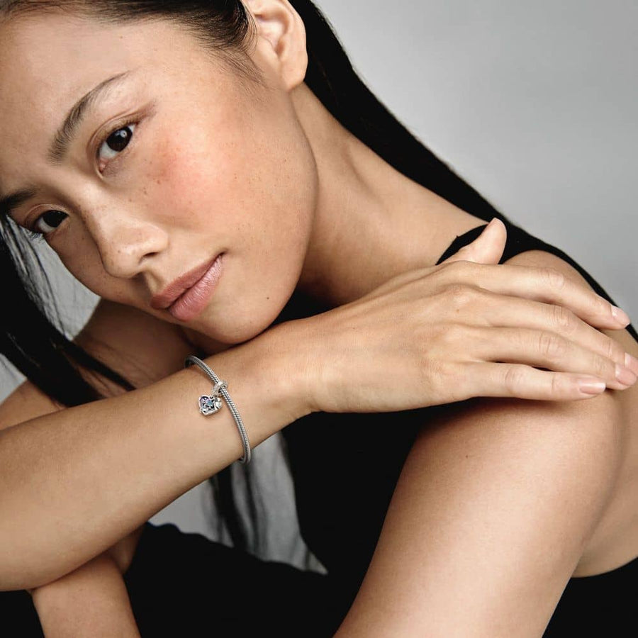 Disney Pixar Wall - E & Eve Glow - in - the - dark Dangle Charm švytintis tamsoje pakabukas - Pandora Lietuva