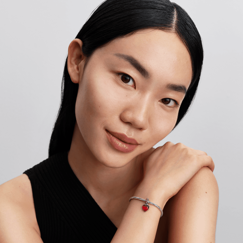 Dvigubas kabantis raudono Murano stiklo karoliukas „Širdis“ - Pandora Lietuva