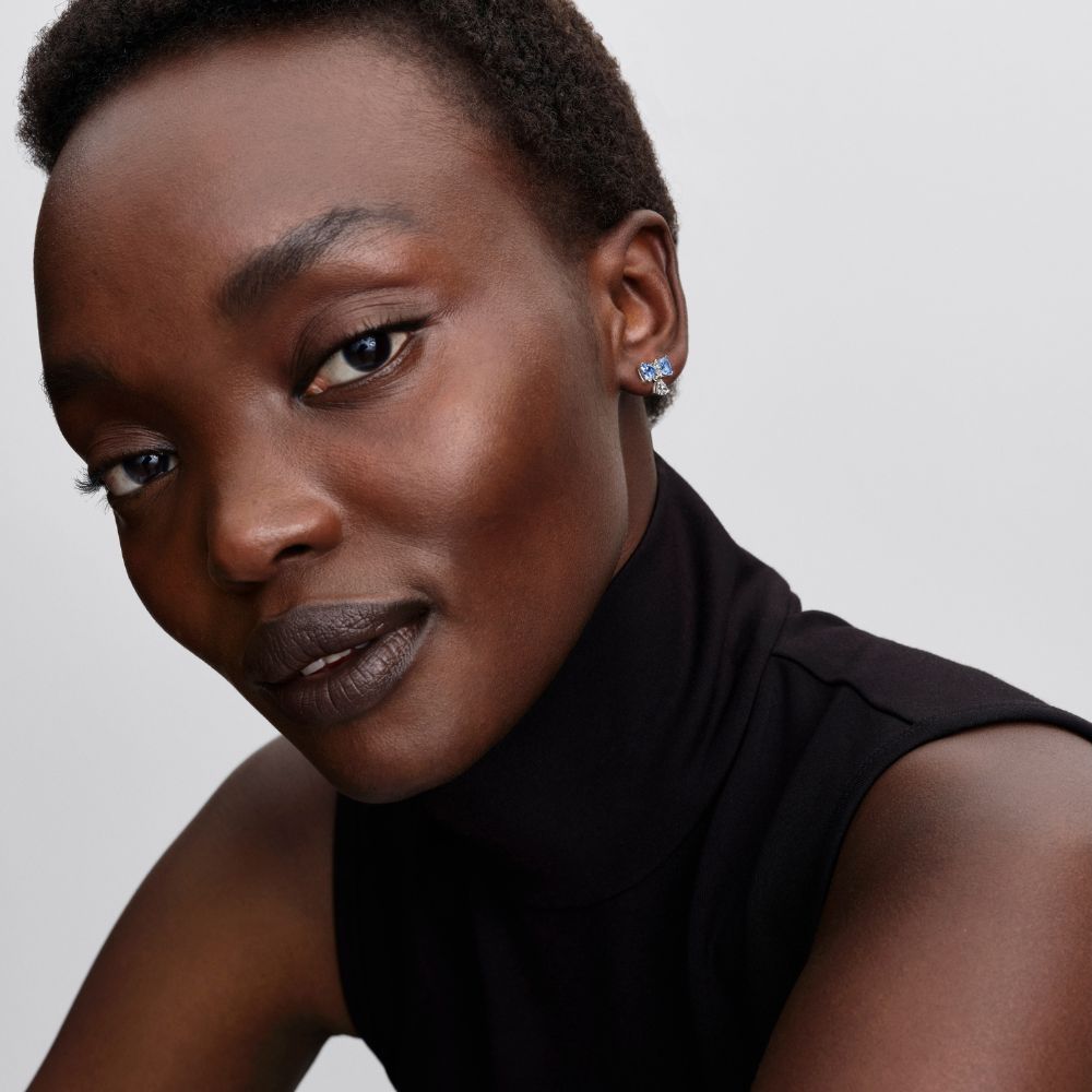 Įsmeigiami „Bridžertonų“ auskarai „Mėlynas kaspinas“ - Pandora Lietuva