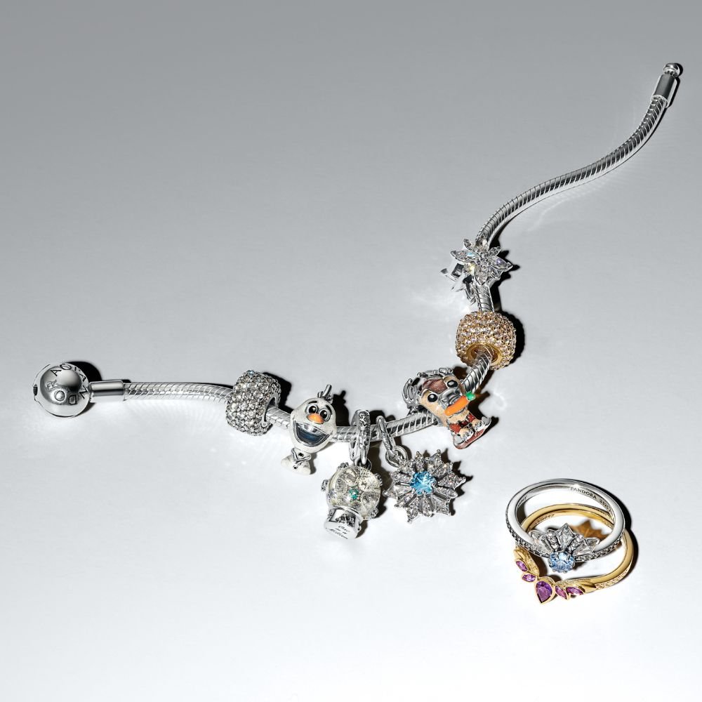 Kabantis „Disney“ „Ledo šalies“ karoliukas „Karalienės Elzos snaigė“ - Pandora Lietuva