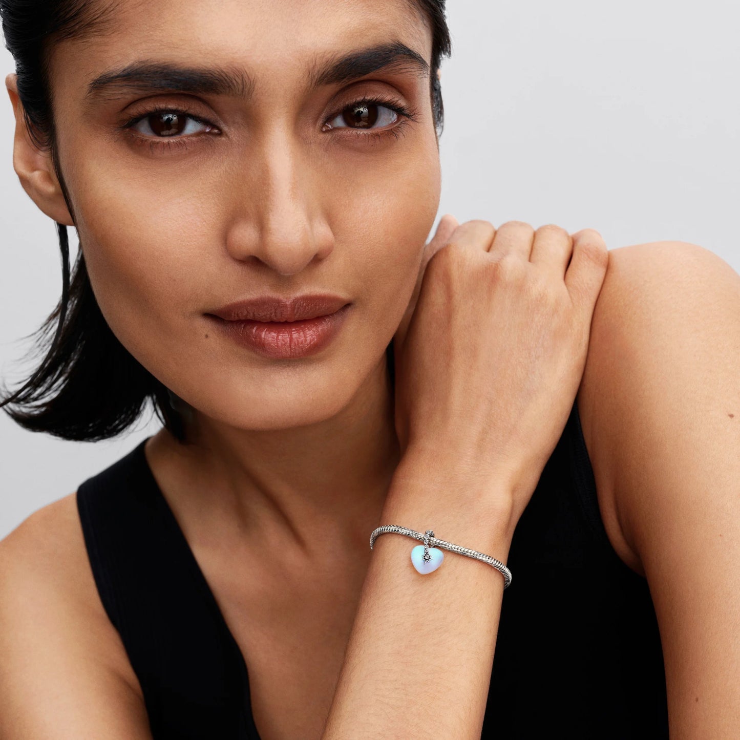 Kabantis karoliukas „Krentanti žvaigždė ir širdis“ - Pandora Lietuva