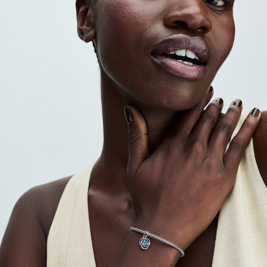 Karoliukas - pakabukas „Amžinybės ratas“ su žydru kristalu - Pandora Lietuva