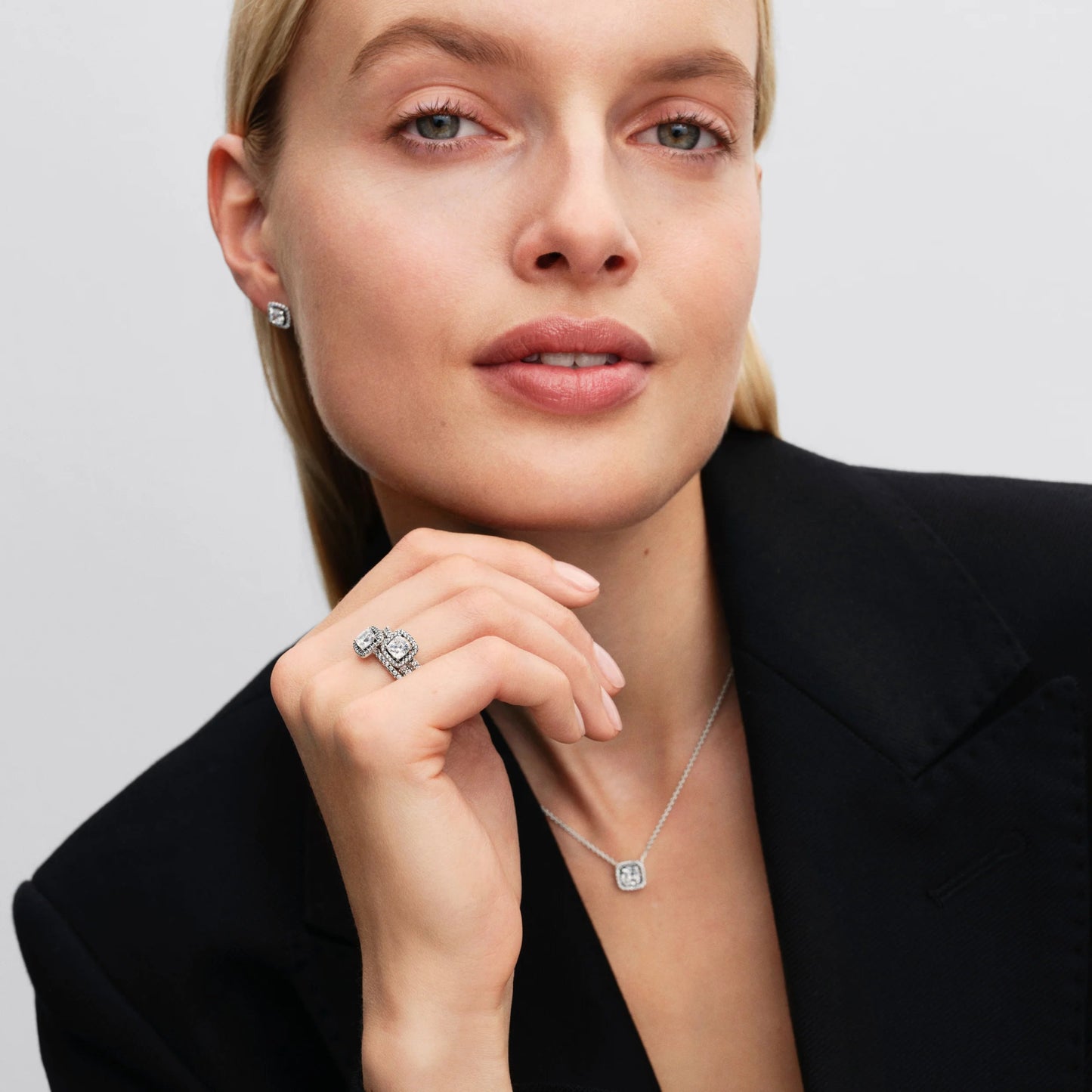 Koljė vėrinys su aureolės pakabučiu - Pandora Lietuva