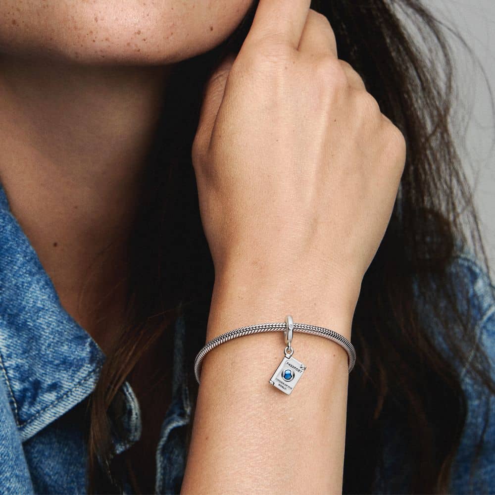 Openable Passport Dangle Charm - Pandora Lietuva