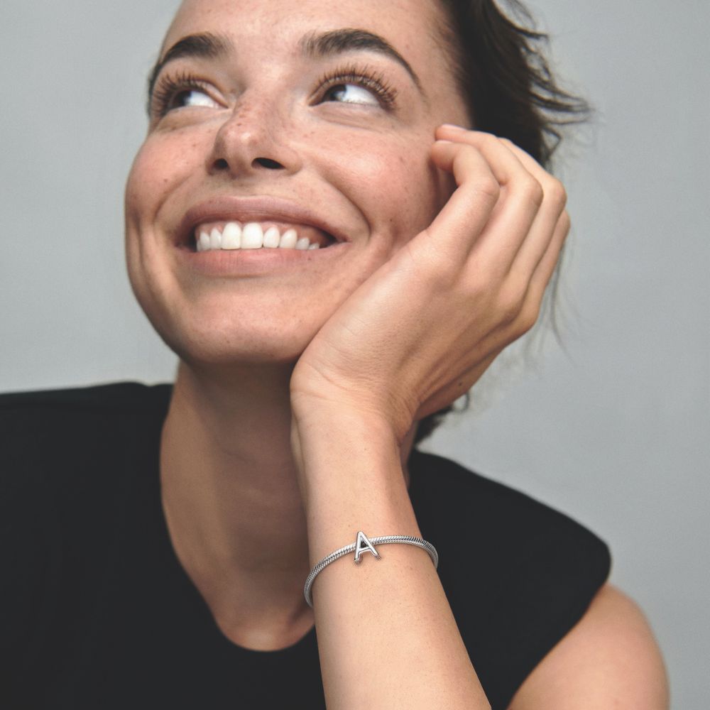 Raidė A - Pandora Lietuva