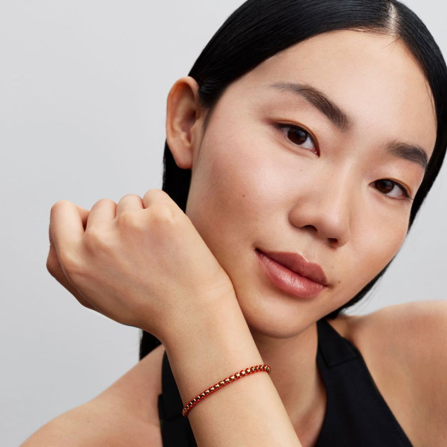 Raudona virvelinė gyvatės odos rašto apyrankė - Pandora Lietuva