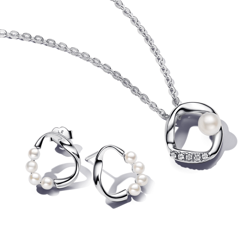 Sidabrinio vėrinio su organiškos formos pakabuku, puoštu „Pavé“ akutėmis ir apdorotu, dirbtiniu būdu išaugintu gėlavandeniu perlu ir auskarų dovanų rinkinys - Pandora Lietuva