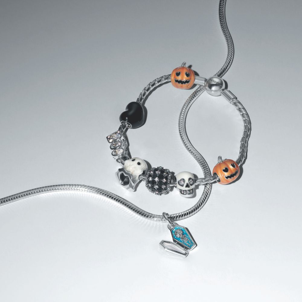 Tamsoje šviečiantis pakabutis „Bū“ - Pandora Lietuva