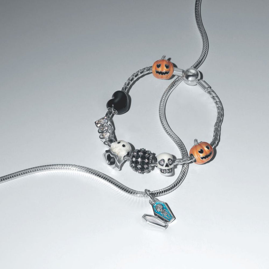 Tamsoje šviečiantis pakabutis „Bū“ - Pandora Lietuva