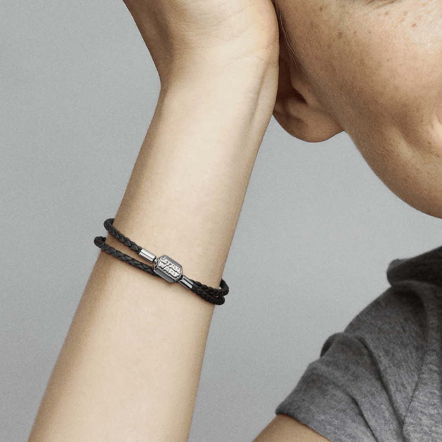 Pandora Moments Žvaigždžių karų™ užsegimo dviguba juoda odinė apyrankė - Pandora LT