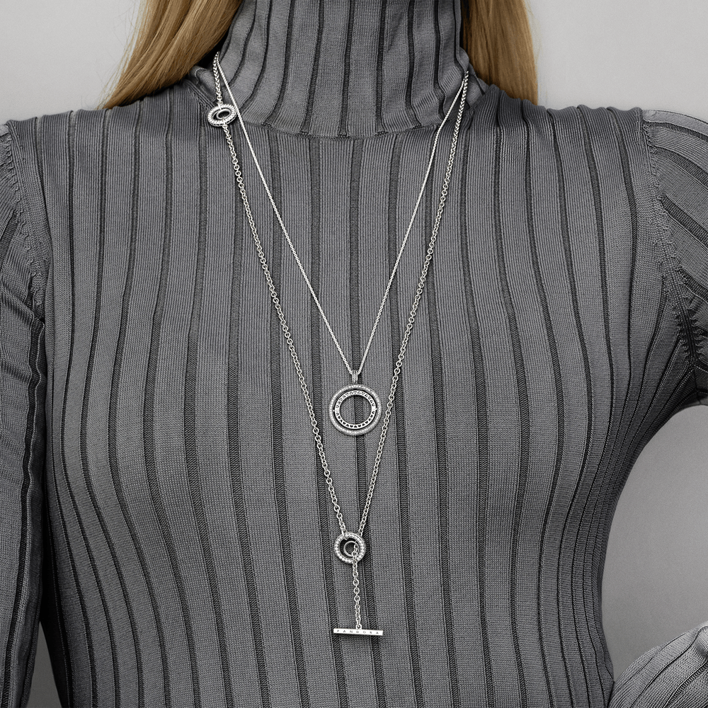 Pavé stiliaus vėrinys su logotipu ir „T“ formos užsegimu - Pandora LT