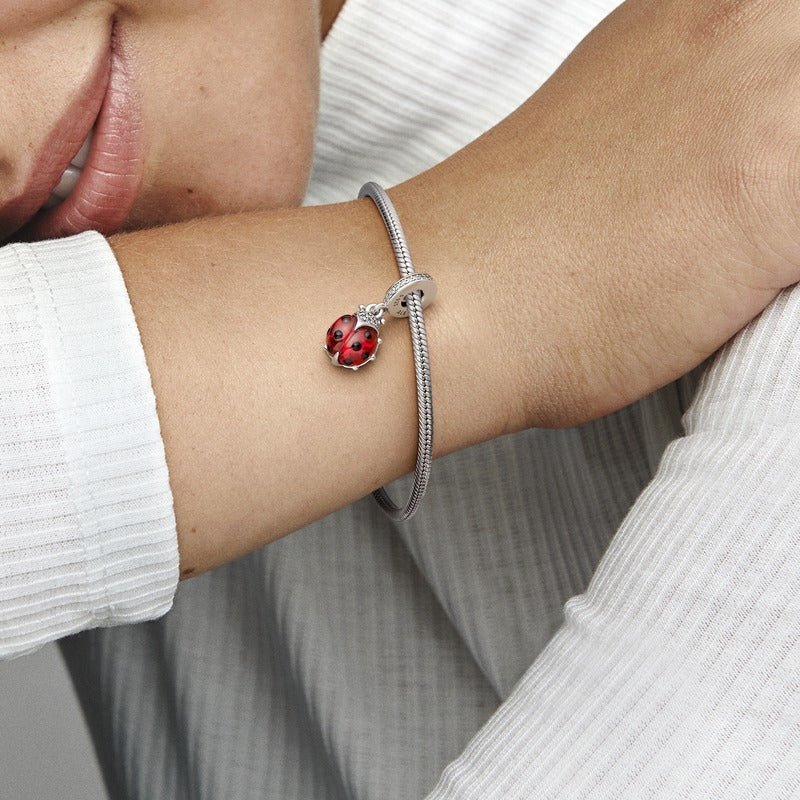 Red Ladybird Dangle Charm pakabukas - Pandora Lietuva