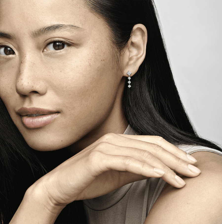 Spindintys apvalūs ir kvadratiniai kabantys auskarai - Pandora Lietuva